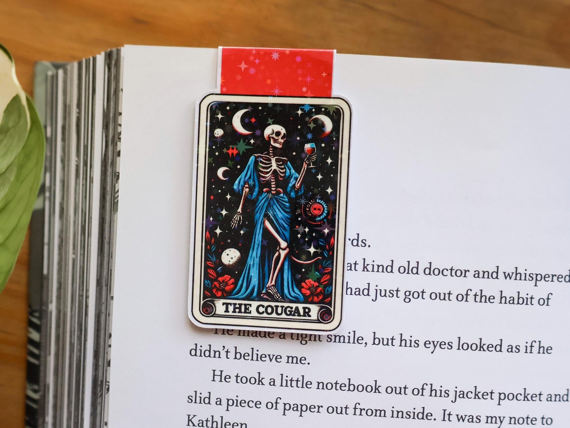 Tarot card-style magnetic bookmark &quot;The Cougar&quot;